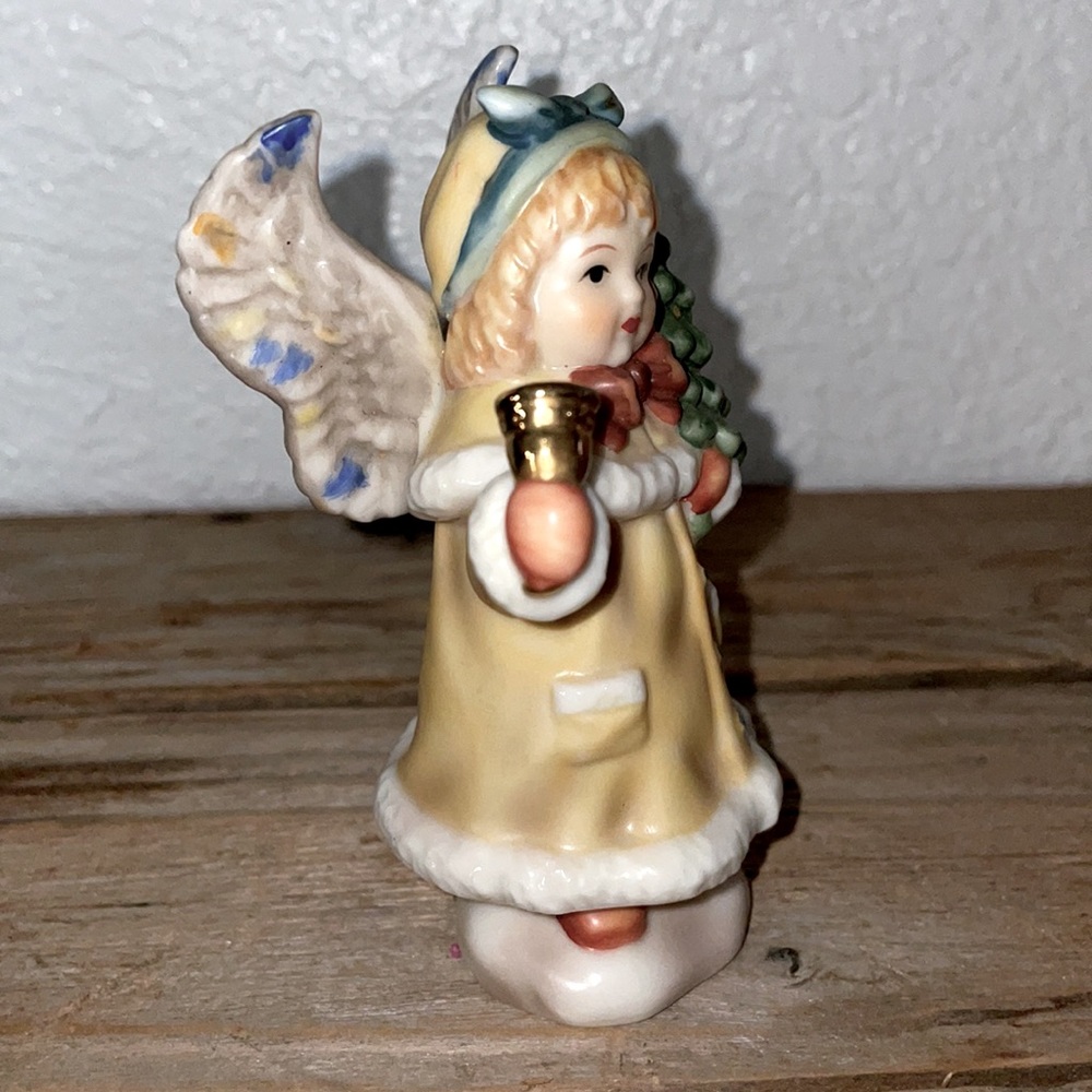🎄Choir Angel Ceramic Figurine 🎄 - Picture 3 of 4